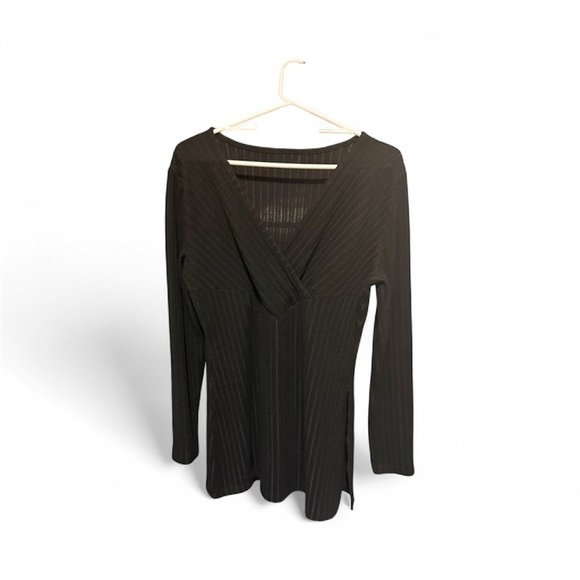 NWOT SHEIN Black Long Sleeve V-Neck Top with slit on side - Picture 1 of 1